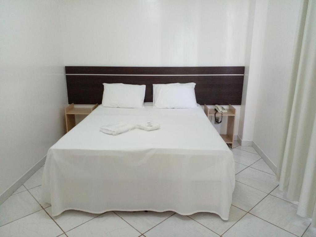 Hotel Minas Brasil Монтис-Кларус Экстерьер фото